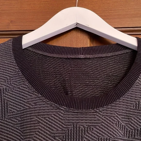 Lululemon long sleeve - Picture 3 of 3